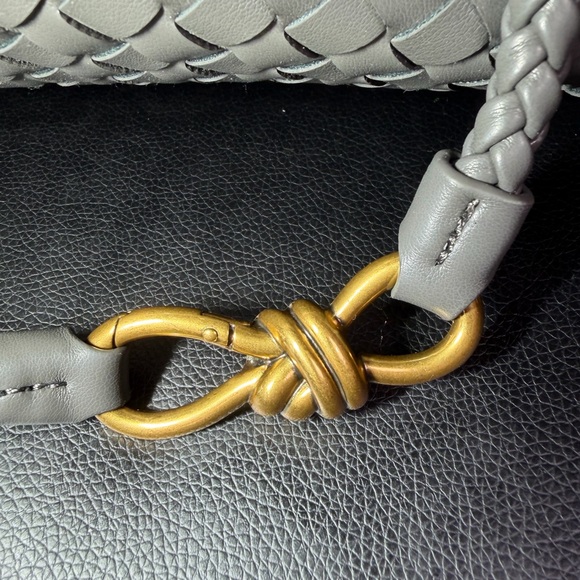 Elegant Gray Tote Bag - Picture 2 of 10